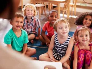 Heure du conte en famille préscolaire
