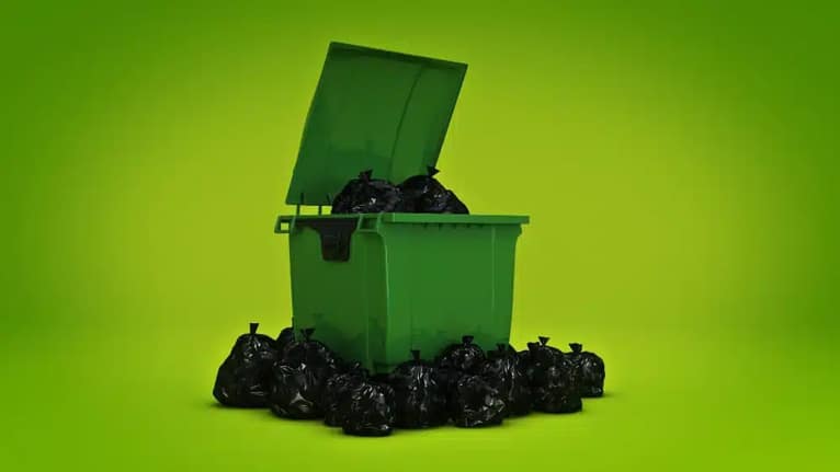 Güvenlik sorunlarını önlemek için kullanılmayan wordpress eklentilerinin silinmesini gösteren tam çöp kutusu