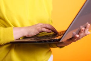 トレーニングコースをオンラインで販売し、利益を最大化する方法
