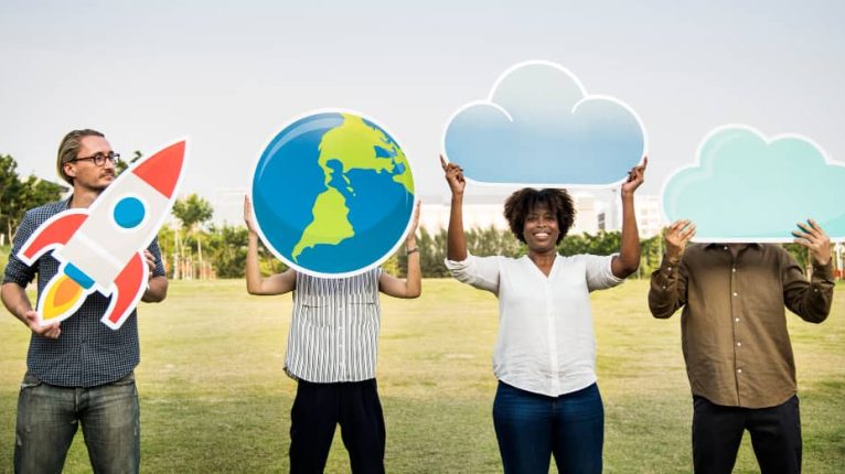 Lernen Sie, wie Sie mit bewährten Schritt-für-Schritt-Anleitungen eine Community aufbauen. Entdecken Sie, wie Sie Engagement und Beteiligung steigern und nachhaltig skalieren können.